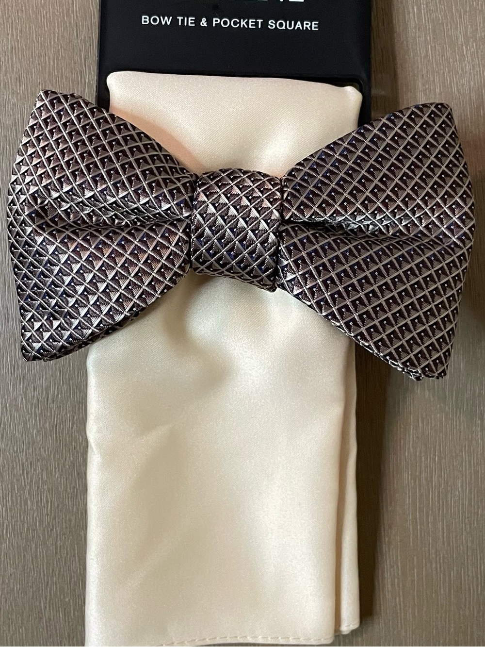 Alfani bow tie and pocket square set